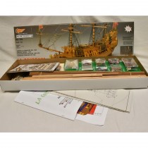 wood model ship boat kit La Couronne