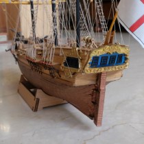 wood model ship kit HMS President detail with optional copper plating